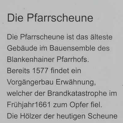 über 400 Jahre alte Pfarrscheune mit Ausstellung